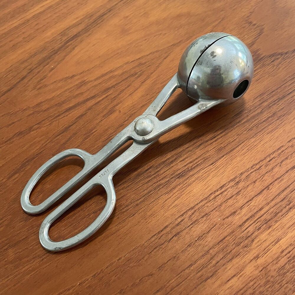 VINTAGE | Nevco Japanese Cast Aluminum Scissor Meat Baller Meatball Maker Melon